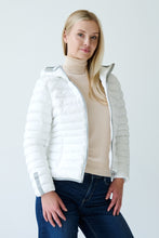 Load image into Gallery viewer, Elfy Vegan Down Short Jacket | White 4
