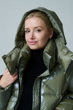 Load image into Gallery viewer, Finnja Down Coat | Olive &amp; Black 4
