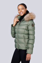 Load image into Gallery viewer, Chill Short Down Jacket | Military 2
