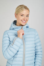Load image into Gallery viewer, Elfy Vegan Down Short Jacket | Light Denim 2
