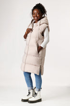 Load image into Gallery viewer, Glaze Long Down Vest | Linen
