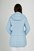 Load image into Gallery viewer, Shannon Vegan Down Jacket  | Light Denim 4
